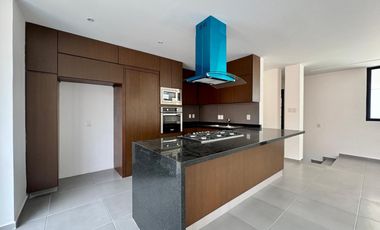 CASA CON ALBERCA EN VENTA PUNTA TIBURÓN LAG VII