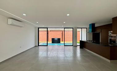 CASA CON ALBERCA EN VENTA PUNTA TIBURÓN LAG VII