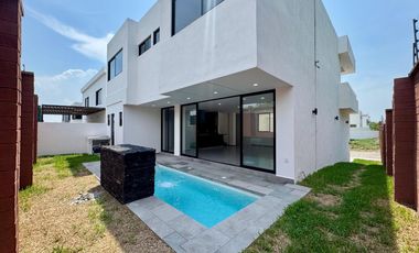 CASA CON ALBERCA EN VENTA PUNTA TIBURÓN LAG VII