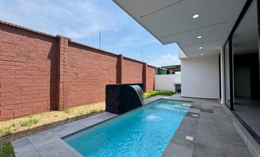 CASA CON ALBERCA EN VENTA PUNTA TIBURÓN LAG VII