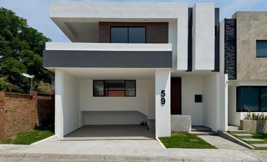 CASA CON ALBERCA EN VENTA PUNTA TIBURÓN LAG VII