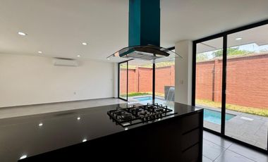 CASA CON ALBERCA EN VENTA PUNTA TIBURÓN LAG VII