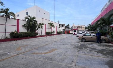 Renta local comercial en plaza