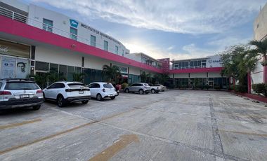 Renta local comercial en plaza