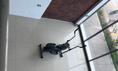 Renta local comercial en plaza