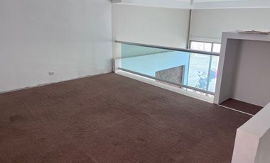Renta local comercial en plaza