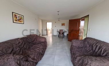 DÚPLEX AMPLIO EN SURCO – ESPACIO, COMODIDAD Y UBICACIÓN