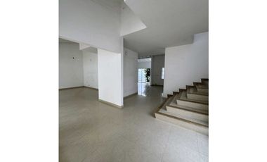 Casa en arriendo en el recreo