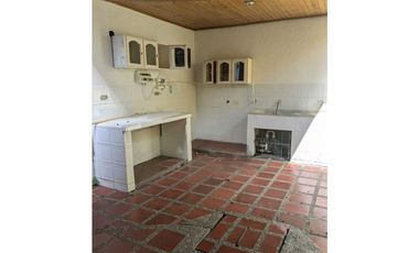 Casa en arriendo comercial o para vivienda en la castellana
