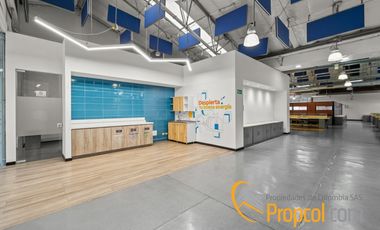 Se Arrienda Oficina Amoblada en La Floresta Outlet ofi 202 , Bogota
