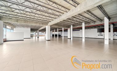 Se Arrienda Oficina en Obra Blanca   en La Floresta Outlet , Bogota