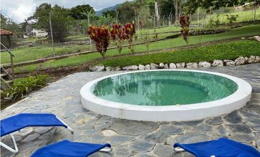 CASA CAMPESTRE EN CALIMA
