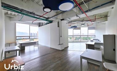 Arriendo Oficina de 81m² con vista panorámica en CC Santa Fe