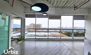 Arriendo Oficina de 81m² con vista panorámica en CC Santa Fe