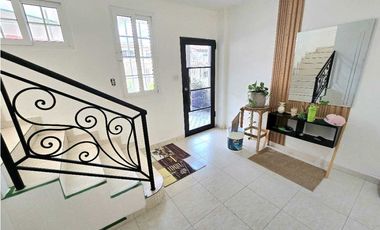 Alquiler de Casa de dos pisos en Brisas Del Golf