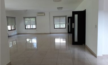 SE VENDE CASA EN PH SENDEROS - CAMINO DE CRUCES - CLAYTON