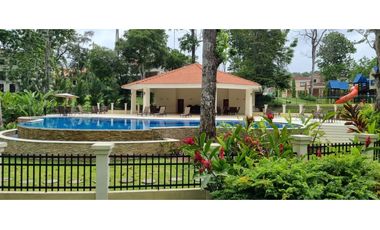 SE VENDE CASA EN PH SENDEROS - CAMINO DE CRUCES - CLAYTON