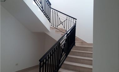SE VENDE CASA EN PH SENDEROS - CAMINO DE CRUCES - CLAYTON