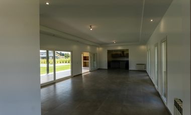 casa a estrenar de 5 ambientes en venta