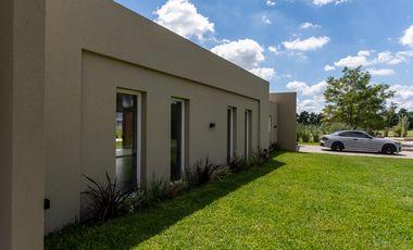 casa a estrenar de 5 ambientes en venta