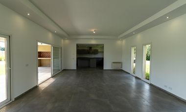 casa a estrenar de 5 ambientes en venta