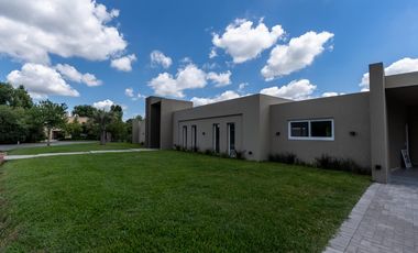 casa a estrenar de 5 ambientes en venta