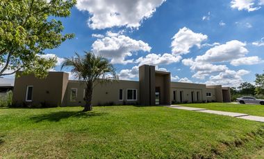 casa a estrenar de 5 ambientes en venta