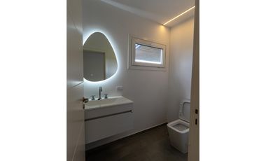 casa a estrenar de 5 ambientes en venta