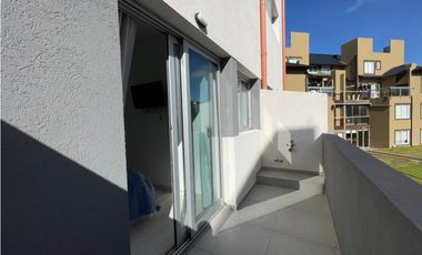 VENDO 3 AMB A PASOS DEL MAR CON COCHERA