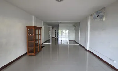 4 Bedroom Townhouse for rent at Ban Warisara 7 Burapaphat