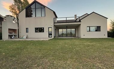 Venta Casa San Sebastian 4 Ambientes Area 6 LAGUNA