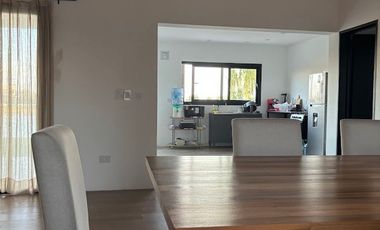 Venta Casa San Sebastian 4 Ambientes Area 6 LAGUNA