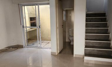 Departamento Tipo Casa en alquiler en Caseros