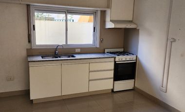 Departamento Tipo Casa en alquiler en Caseros