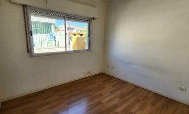Departamento Tipo Casa en alquiler en Caseros
