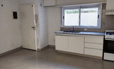 Departamento Tipo Casa en alquiler en Caseros
