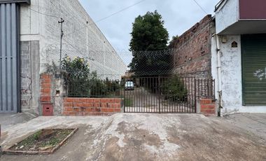 VENTA CASA EN BARRIO SAN PEDRITO, 3 HABITACIONES.