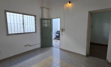Departamento Tipo Casa en alquiler en Caseros