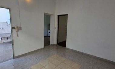 Departamento Tipo Casa en alquiler en Caseros