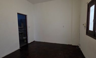 Departamento Tipo Casa en alquiler en Caseros