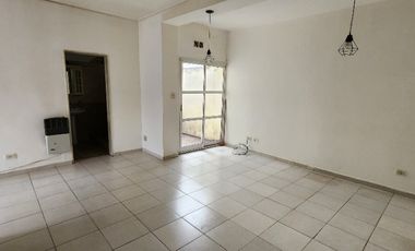 Departamento Tipo Casa en alquiler en Caseros