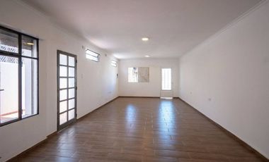 Casa en barrio Sur financiada