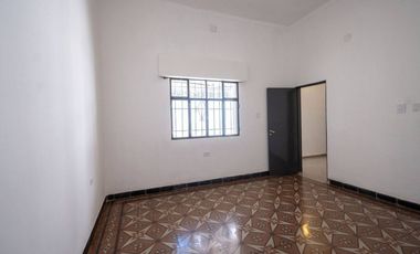 Casa en barrio Sur financiada