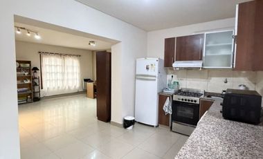 Casa PH en alquiler en Quilmes Centro