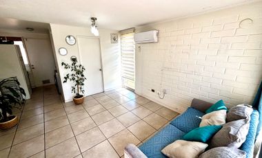 CASA ESQUINA  EN VENTA 3D/1B EXCELENTE ESTADO
