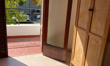 CASA CENTRIC. FRENTE A TEATRO SARMIENTO. CAPITAL
