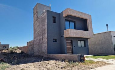 CASA EN CONSTRUCCION 2 DORMITORIOS B° LAJAS II