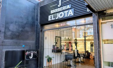 Venta 2 locales con renta en Lote 480m2  Banfield