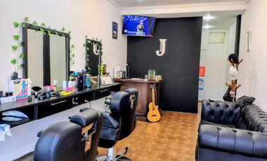 Venta 2 locales con renta en Lote 480m2  Banfield