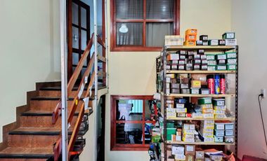 Venta 2 locales con renta en Lote 480m2  Banfield